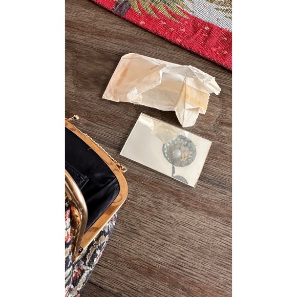 Vintage LaMarquise Victorian Style Handbag Beige Multi Circa 1960s - Picture 5 of 8